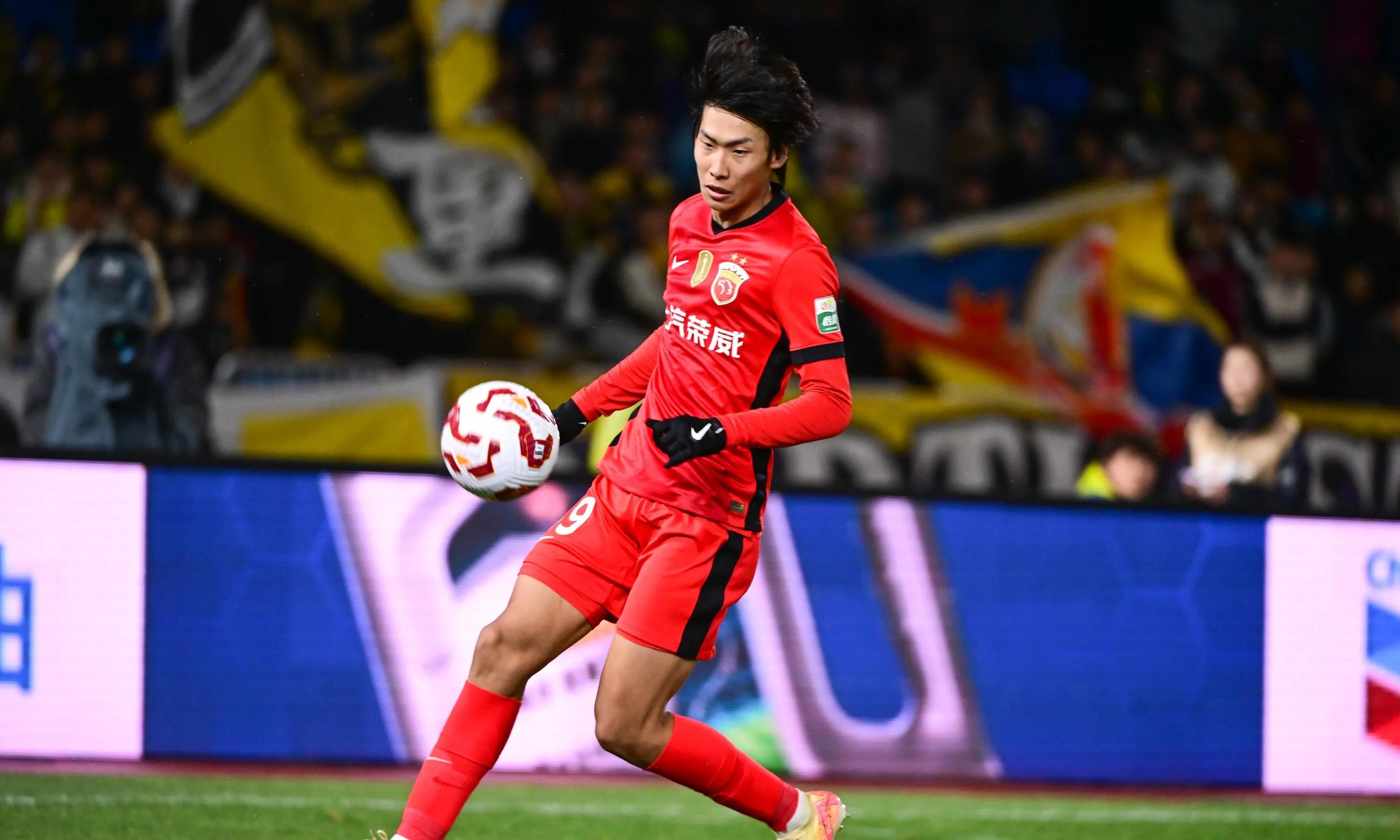 新晋球员在预选赛中崭露头角 新晋球员在预选赛中崭露头角