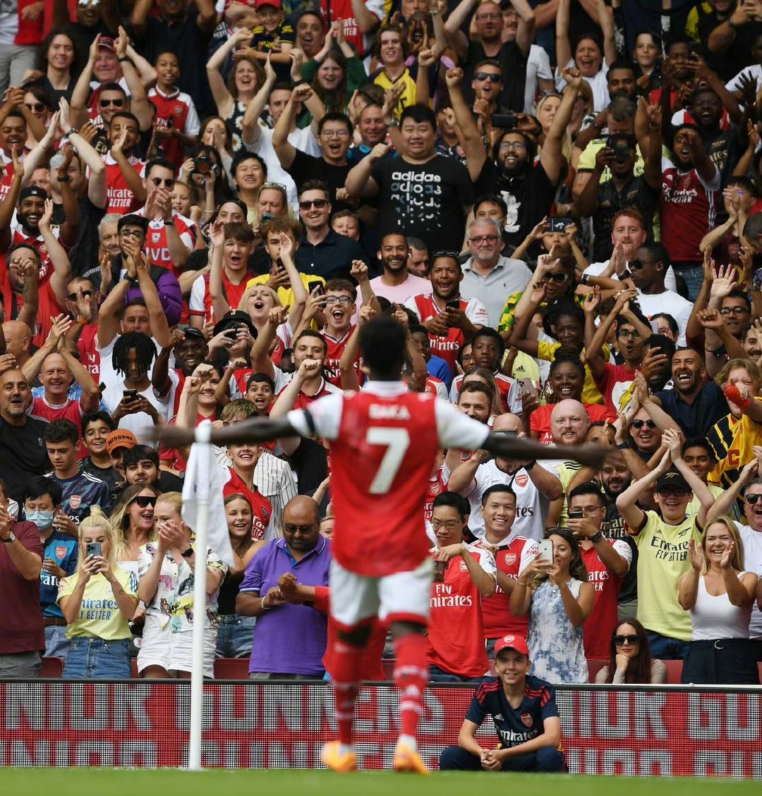 关于阿联酋足球超级联赛：迪拜队连胜领跑的信息