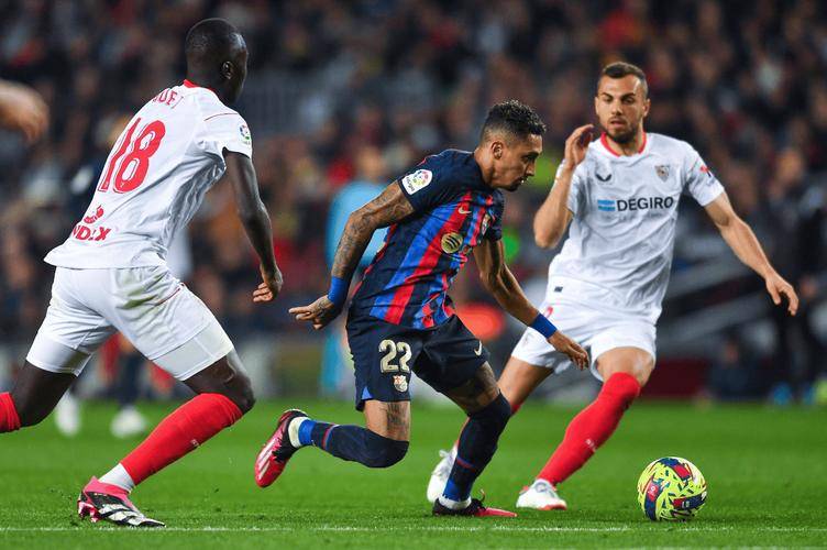 开云APP-巴塞罗那客场失利，小组出局