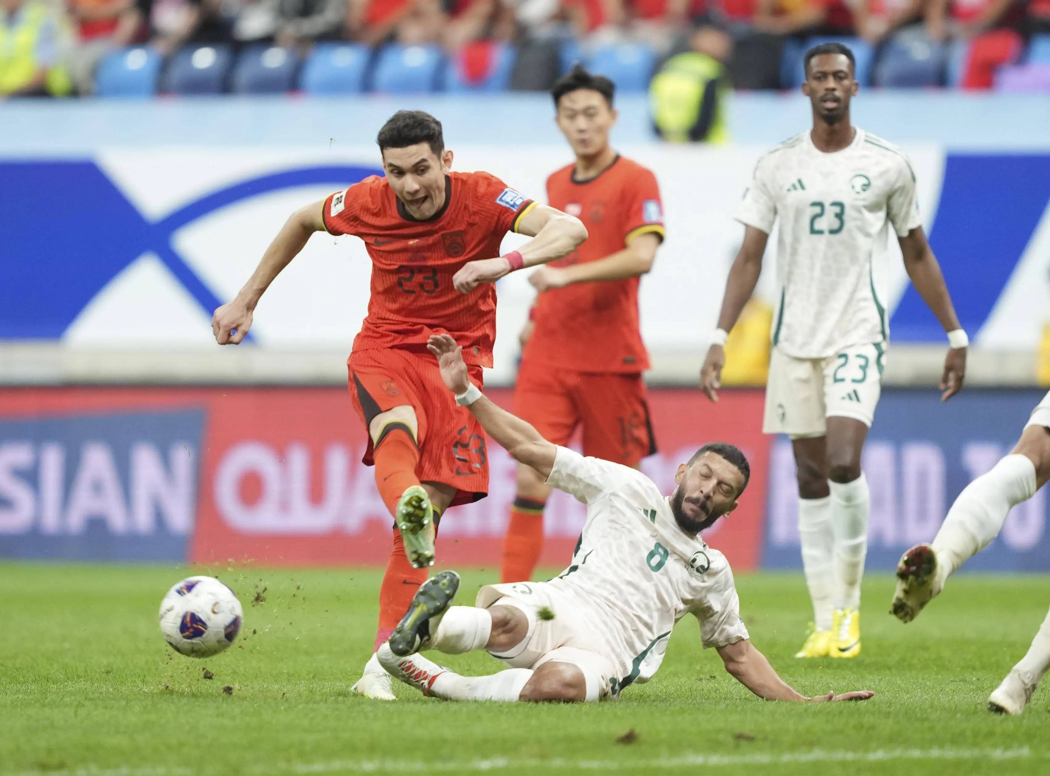 伊朗队在欧洲预选赛中与巴林队战平 伊朗队在欧洲预选赛中与巴林队战平