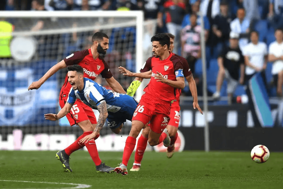 开云下载-维戈塞尔塔主场险胜，锁定胜局