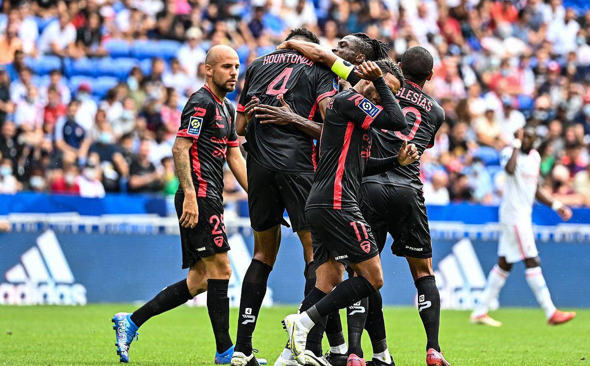 包含勒沃库森全队状态火热,豪取三分的词条 包含勒沃库森全队状态火热,豪取三分的词条