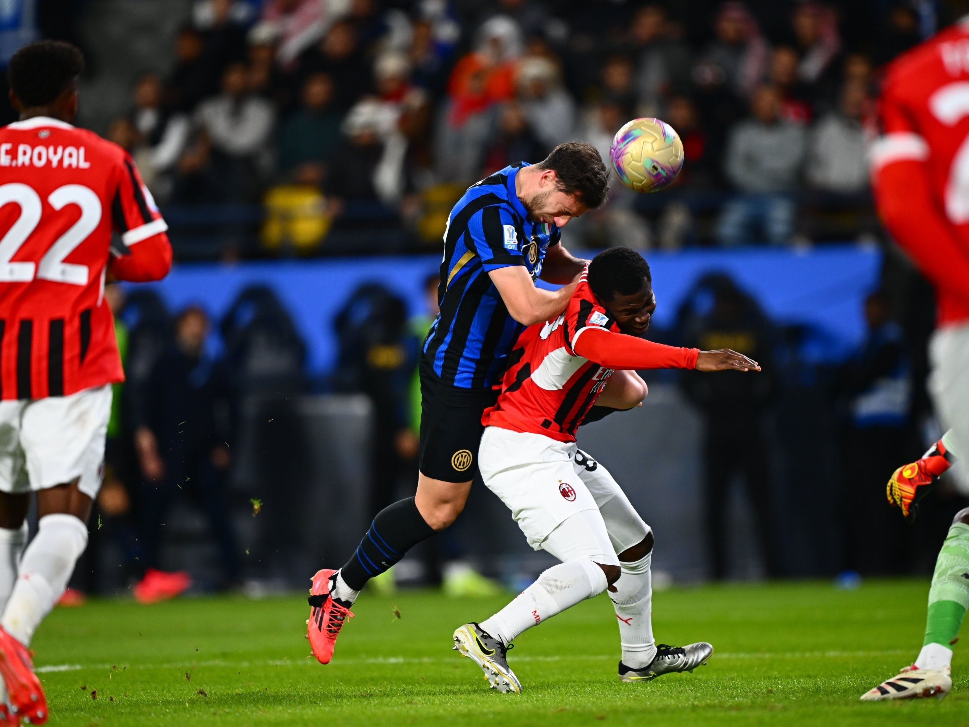 开云体育入口-包含桑普多利亚主场不敌AC米兰，争冠希望渺茫的词条