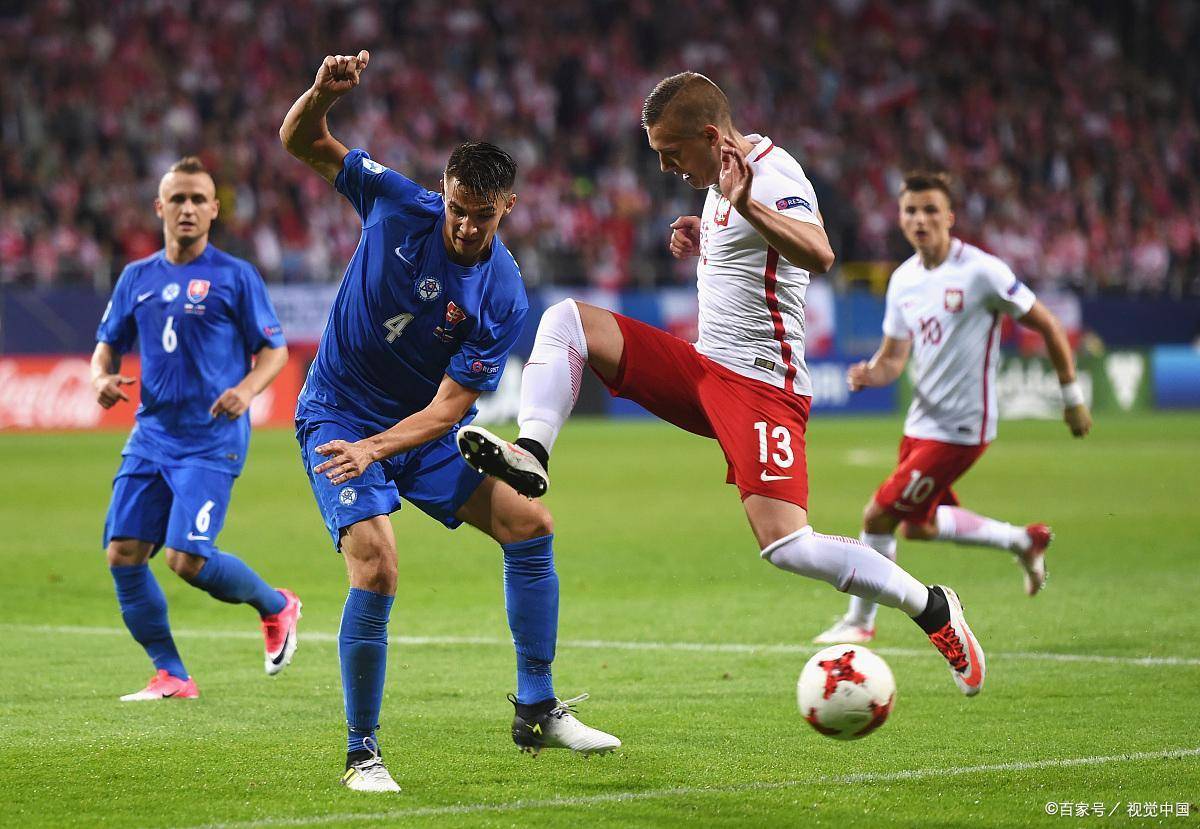 瑞典对阵克罗地亚，足球场上异军突起