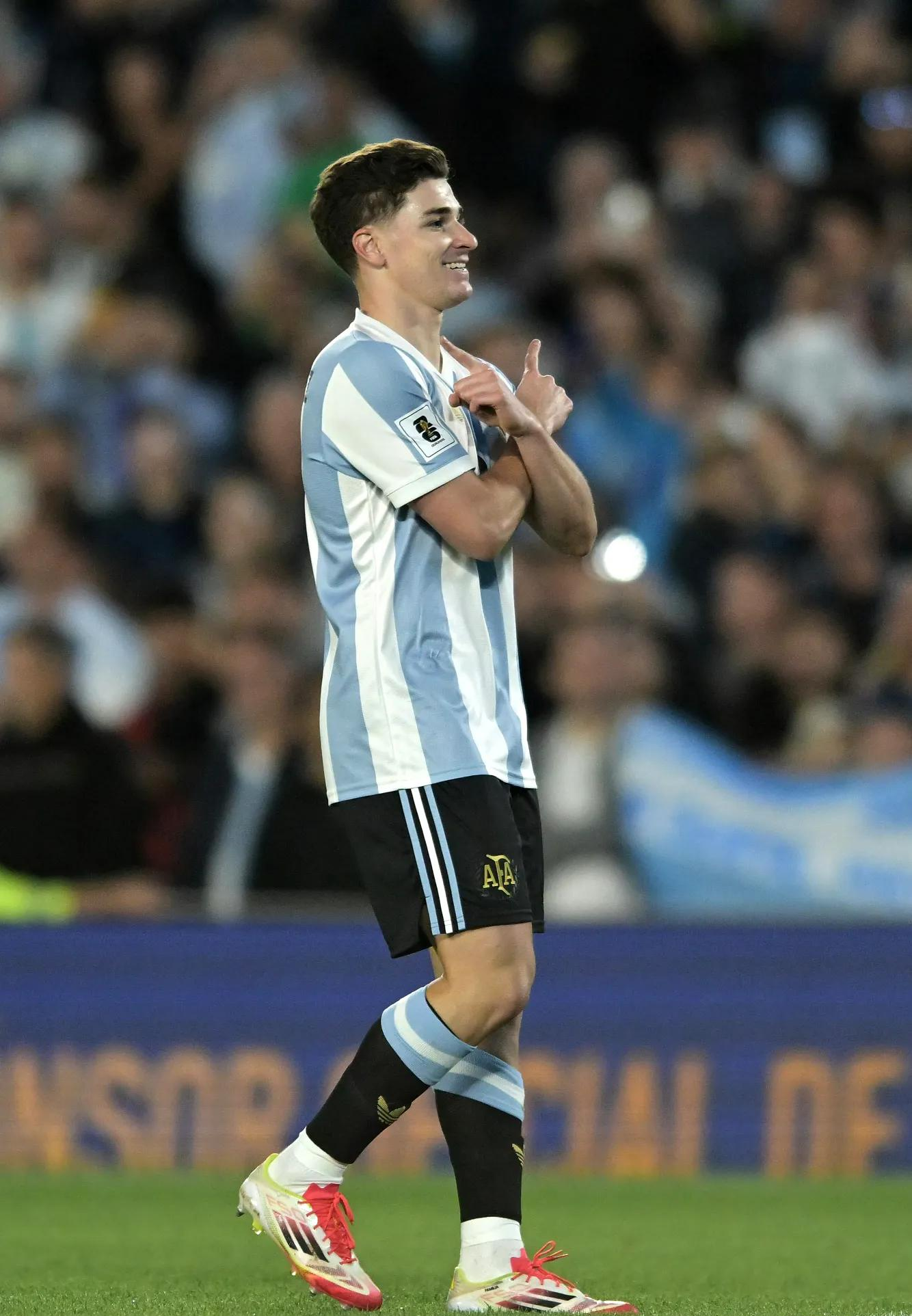 哥伦比亚队在南美杯赛中获得胜利 哥伦比亚队在南美杯赛中获得胜利