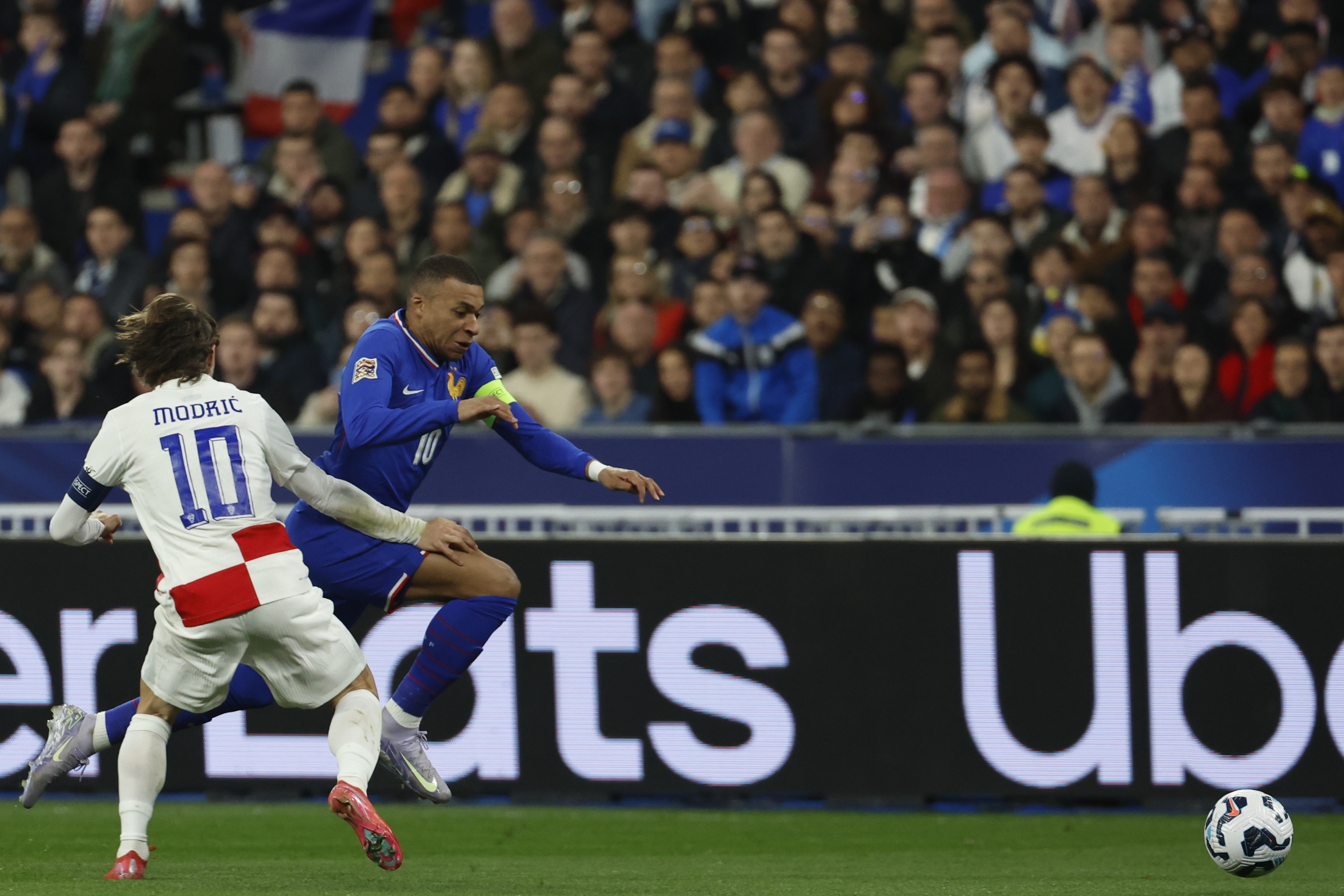 开云平台-欧国联比赛：荷兰队横扫德国，取得半决赛资格的简单介绍