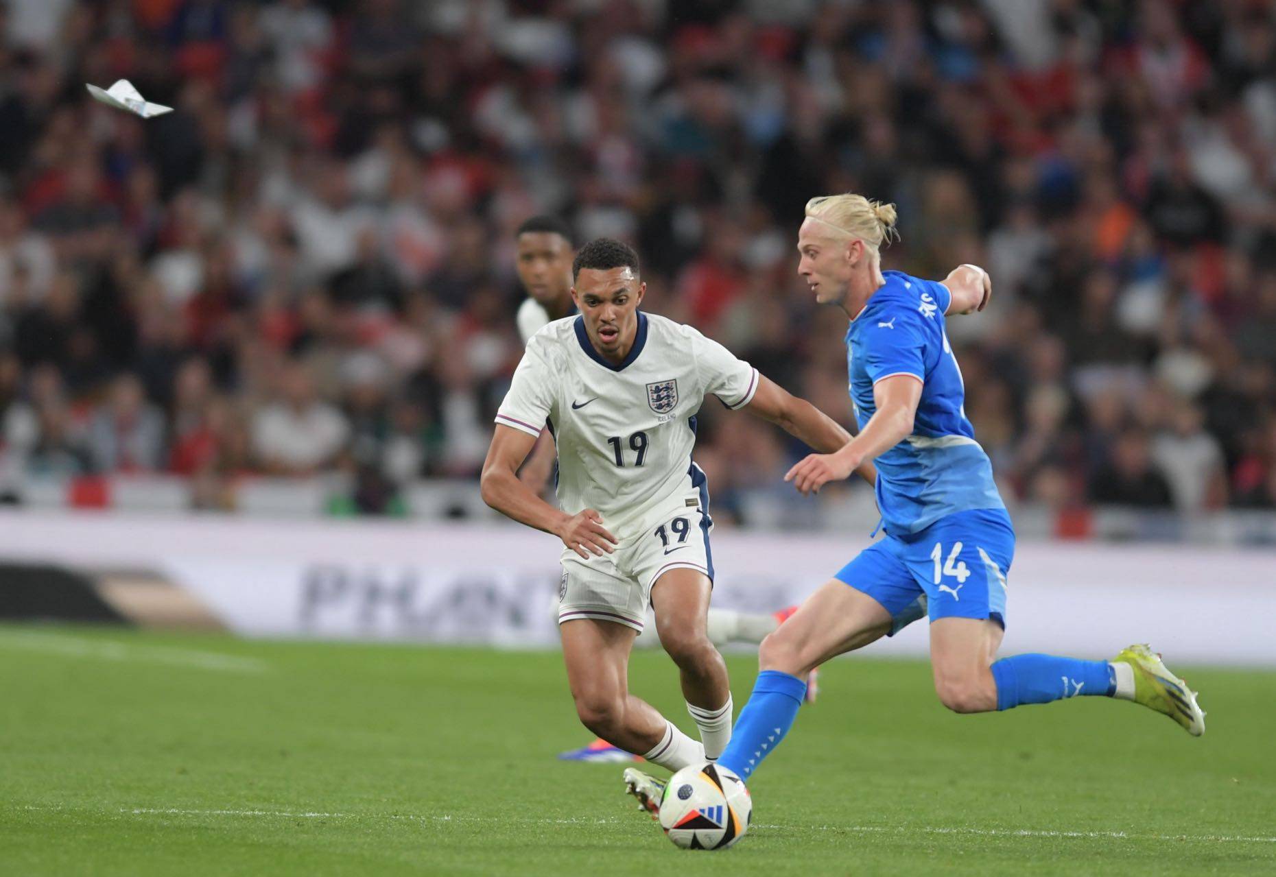 英格兰挑战冰岛争夺四强