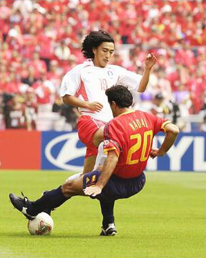 包含瓦朗谢纳获得势不可挡的胜利，球员信心大增的词条