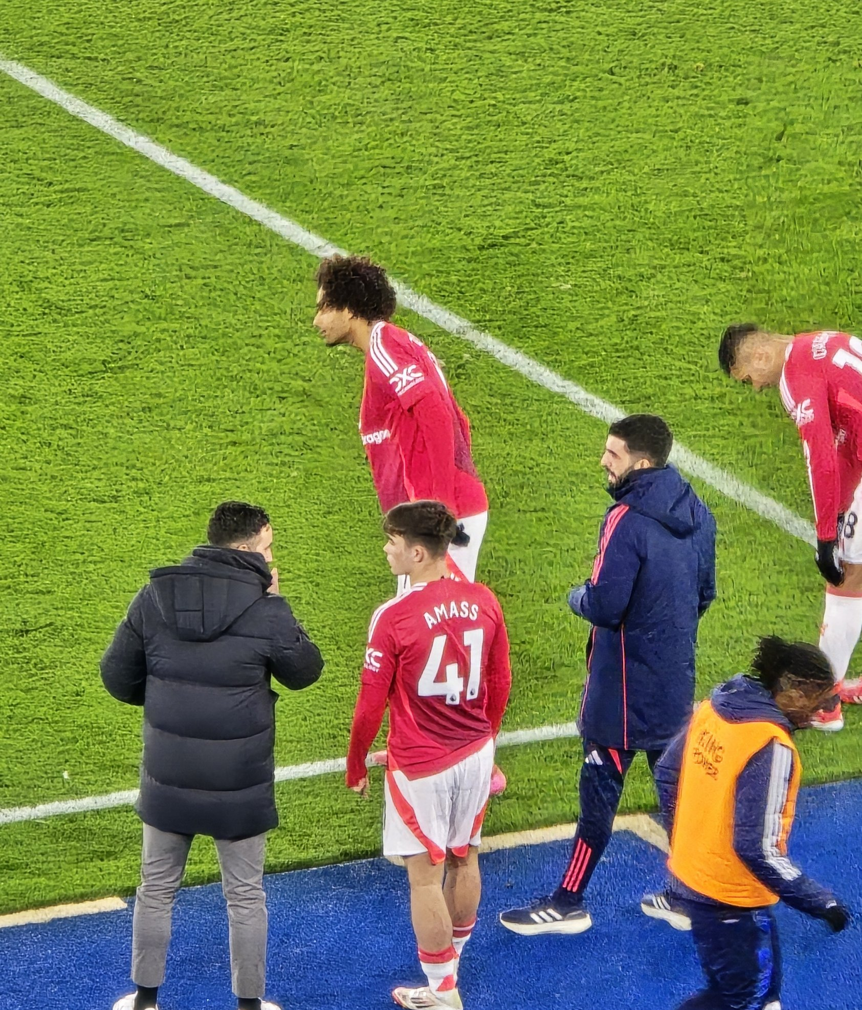 开云体育平台APP-马赛队球员意外受伤，备战面临挑战