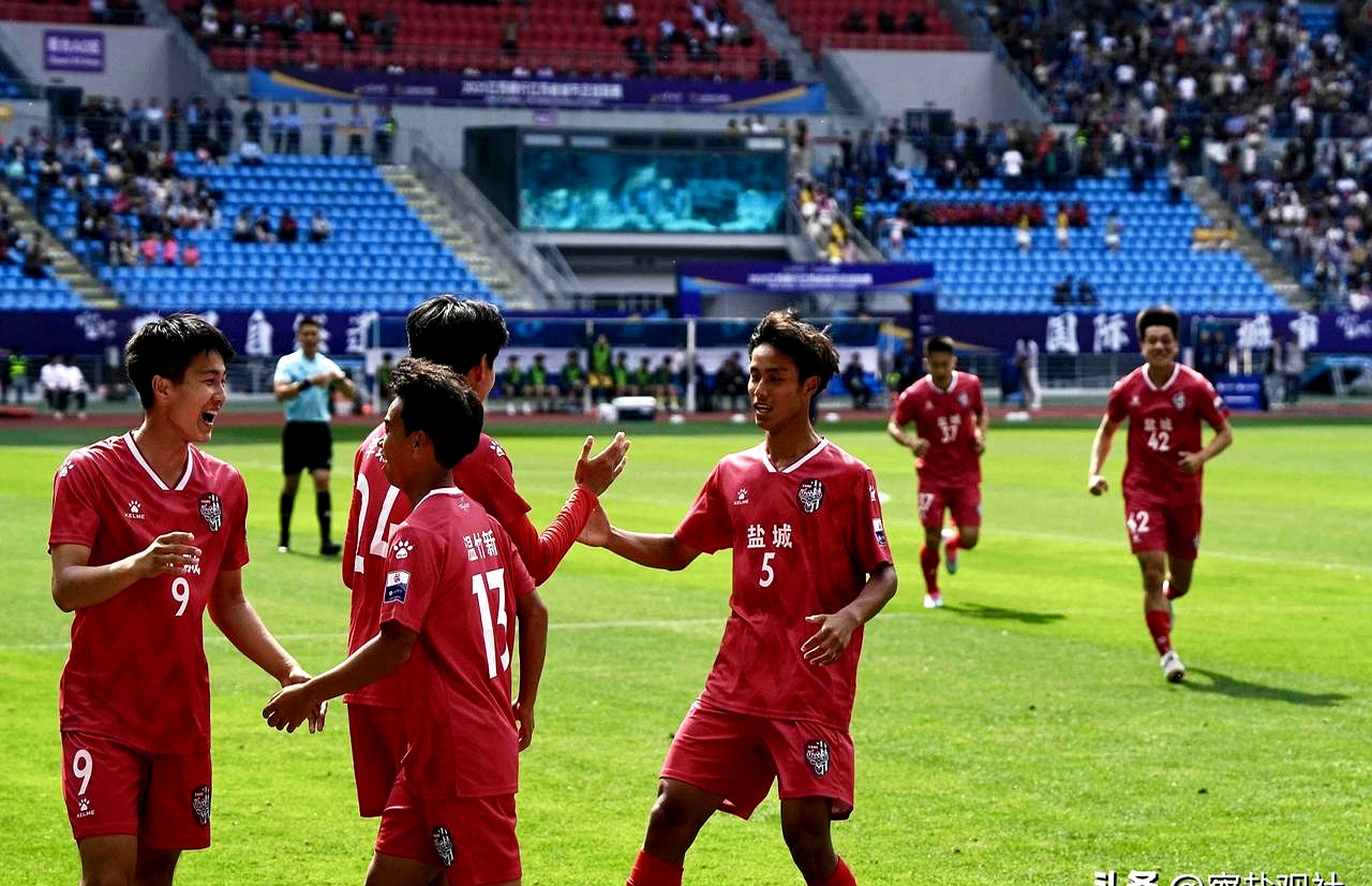 足球比赛中的一次胜利引发了热议 足球比赛中的一次胜利引发了热议