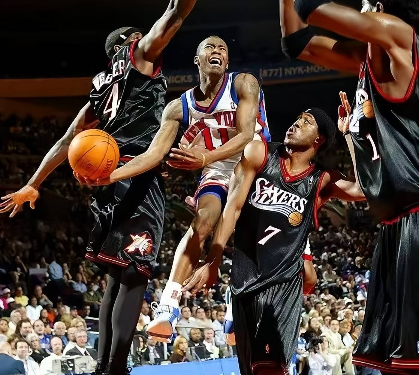 发挥实力，球员们拼尽全力