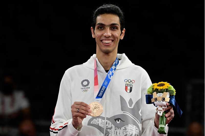 埃及运动员在跆拳道比赛中获得个人银牌 埃及运动员在跆拳道比赛中获得个人银牌