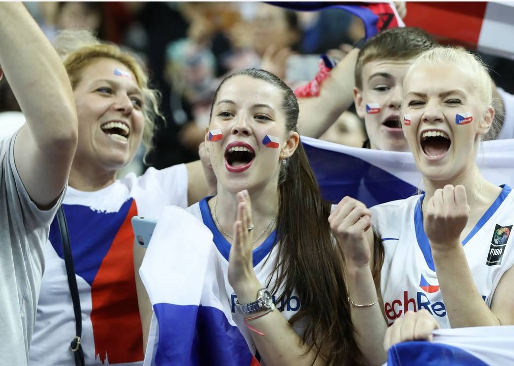 开云体育官网-包含法国队连扳两球惜败，捷克止步半决赛的词条