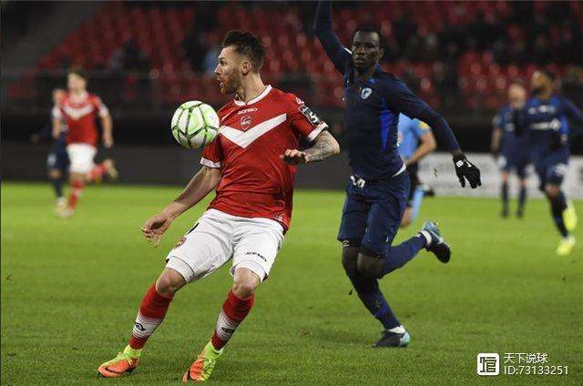 里昂战胜对手,取得历史性胜利 里昂战胜对手,取得历史性胜利