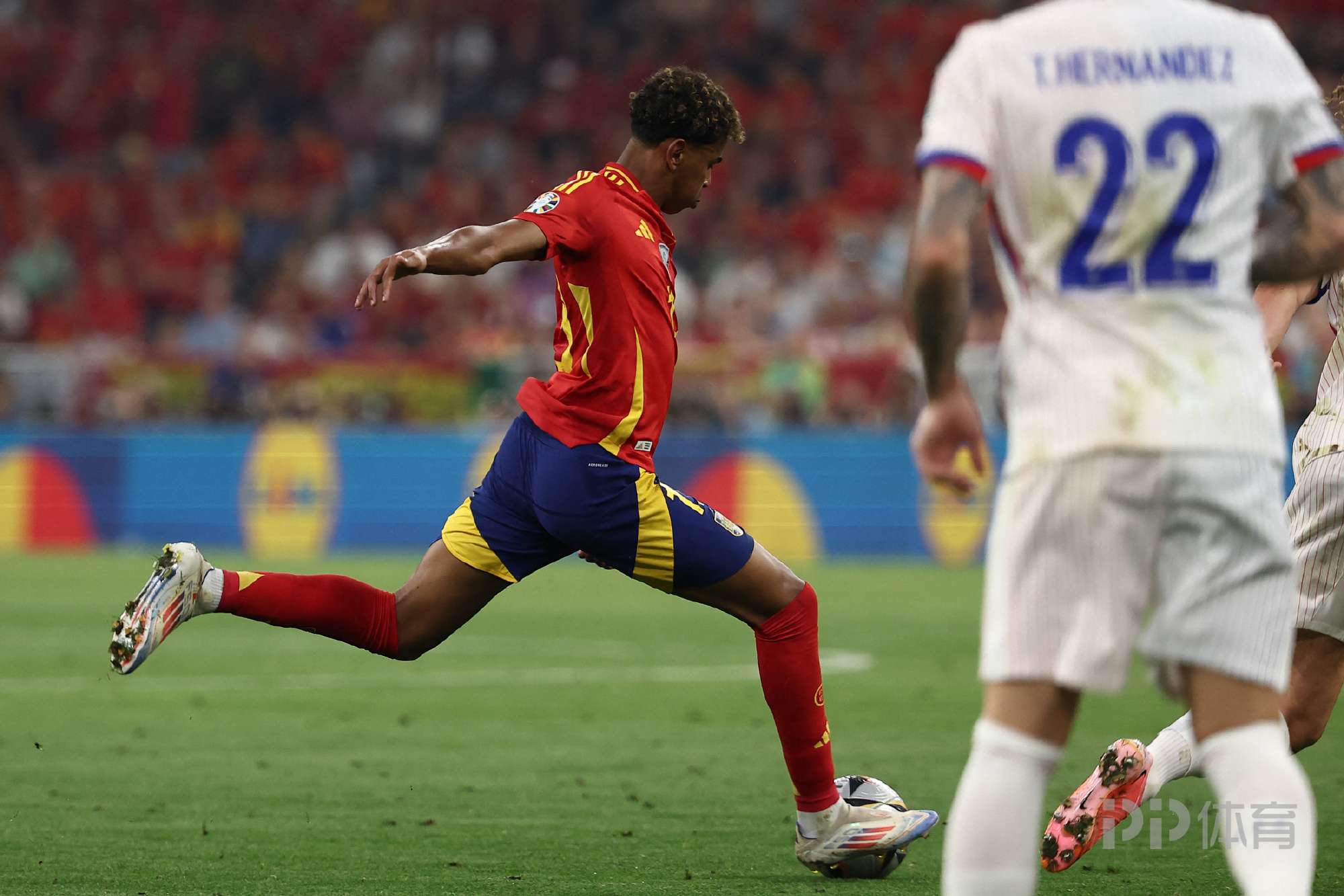 开云官网-关于欧洲杯预选赛：球员状态高涨战绩亮眼的信息