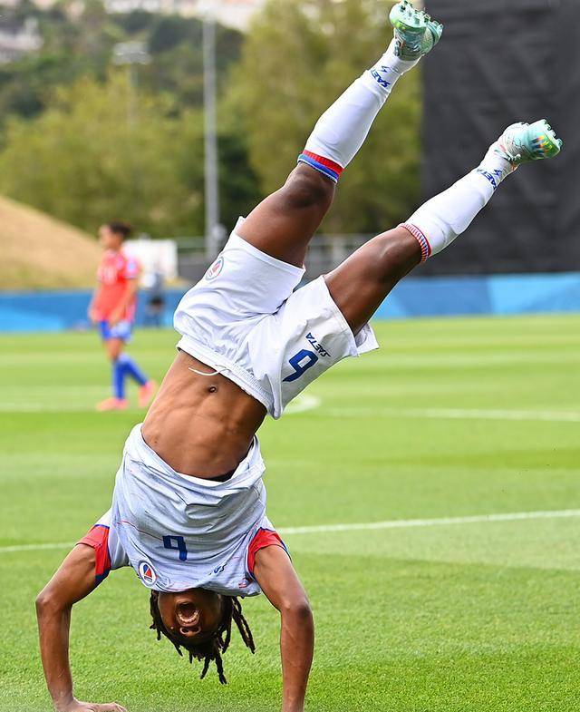 关于右指点香港,球星的突破让对手防不胜防!的信息 关于右指点香港,球星的突破让对手防不胜防!的信息