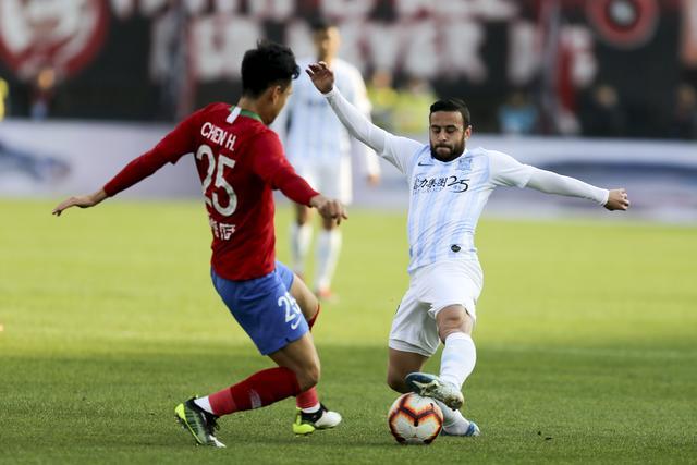 河南建业主场不敌广州富力,遭遇失利 河南建业主场不敌广州富力,遭遇失利