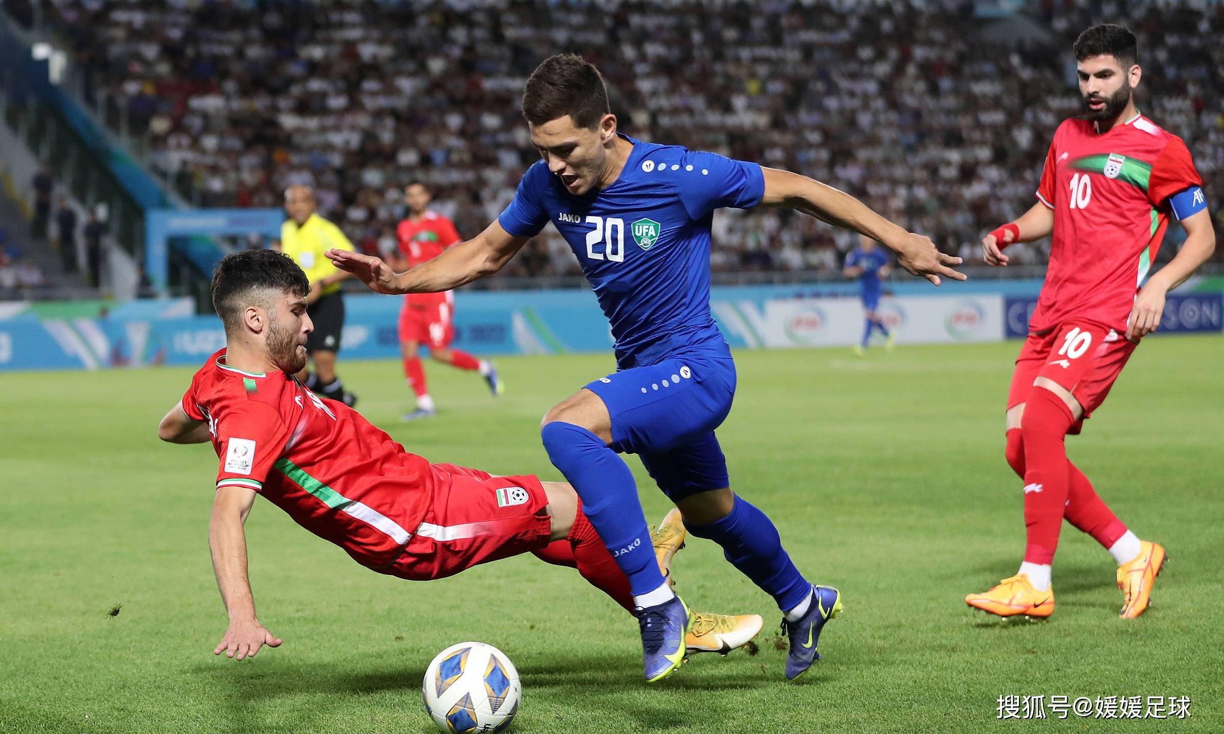 国外足球赛事精彩纷呈引广泛关注