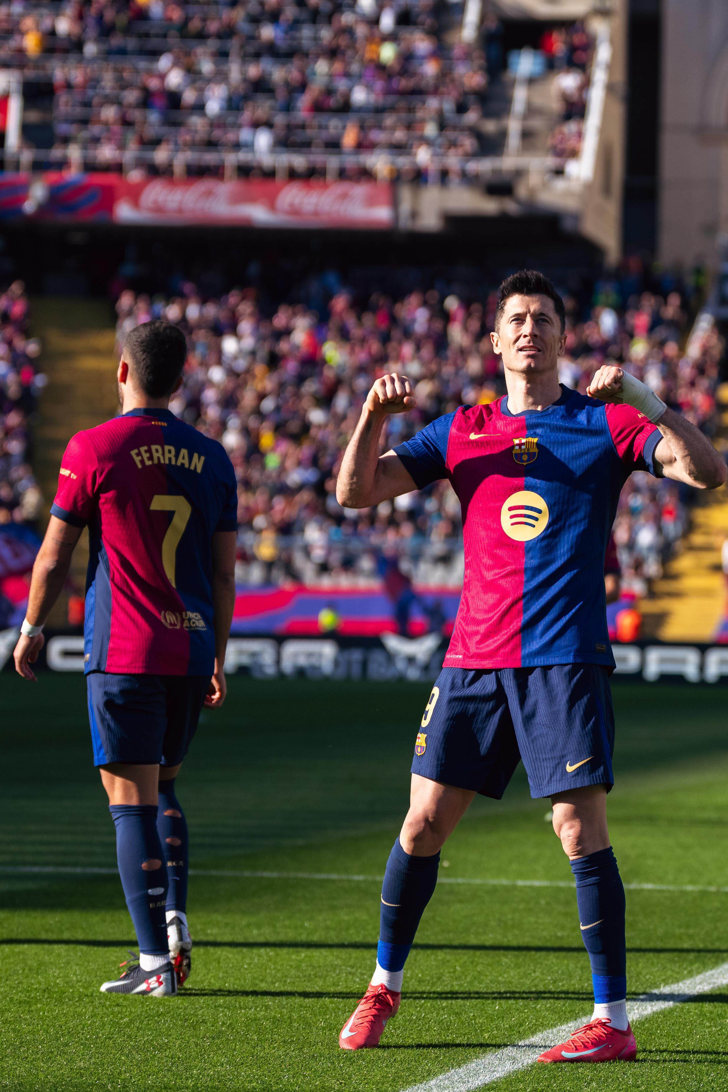 包含皇马完胜法国,莱万绝境逆转的词条 包含皇马完胜法国,莱万绝境逆转的词条