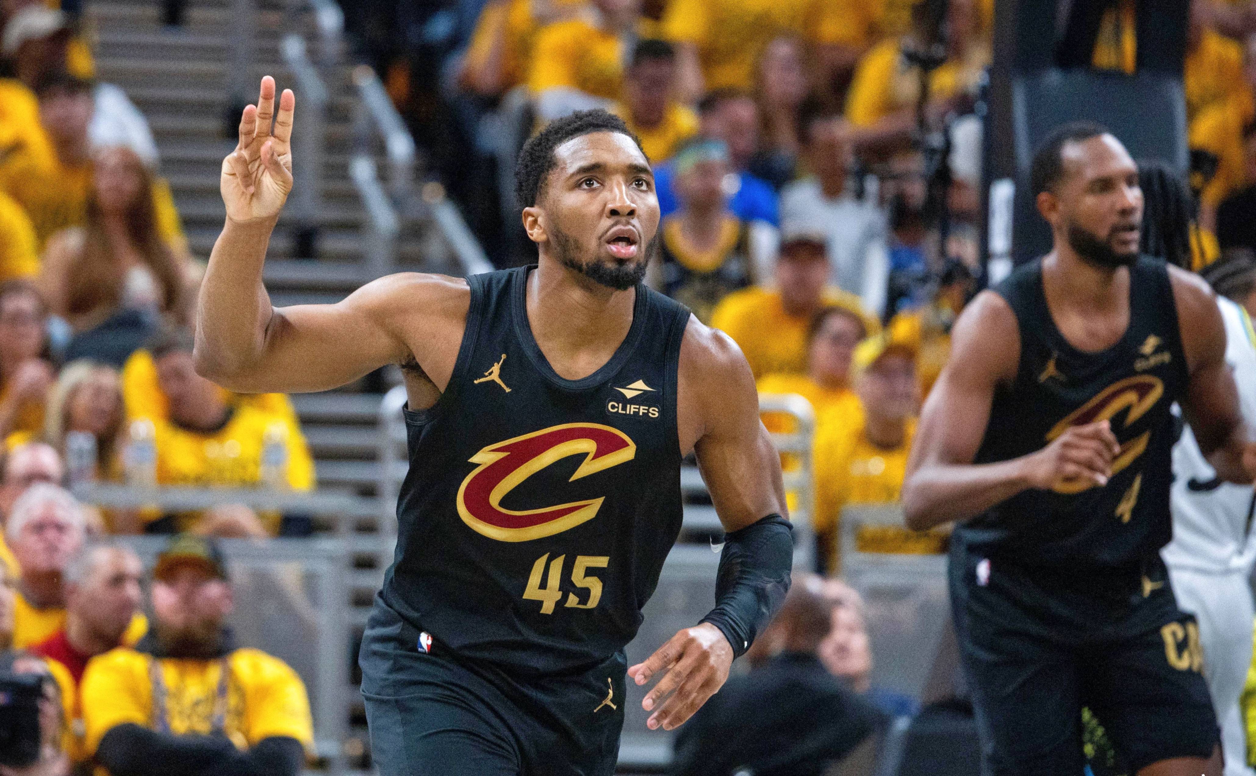 开云下载-关于步行者逆转德国男篮，米切尔绝境逆转的信息