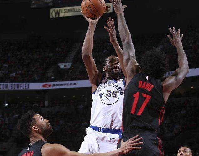 上海队轻取吉林队，杜兰特点燃赛场的简单介绍