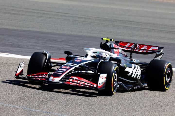 开云体育app-包含红牛二队险胜哈斯车队，佩雷兹高光表现的词条