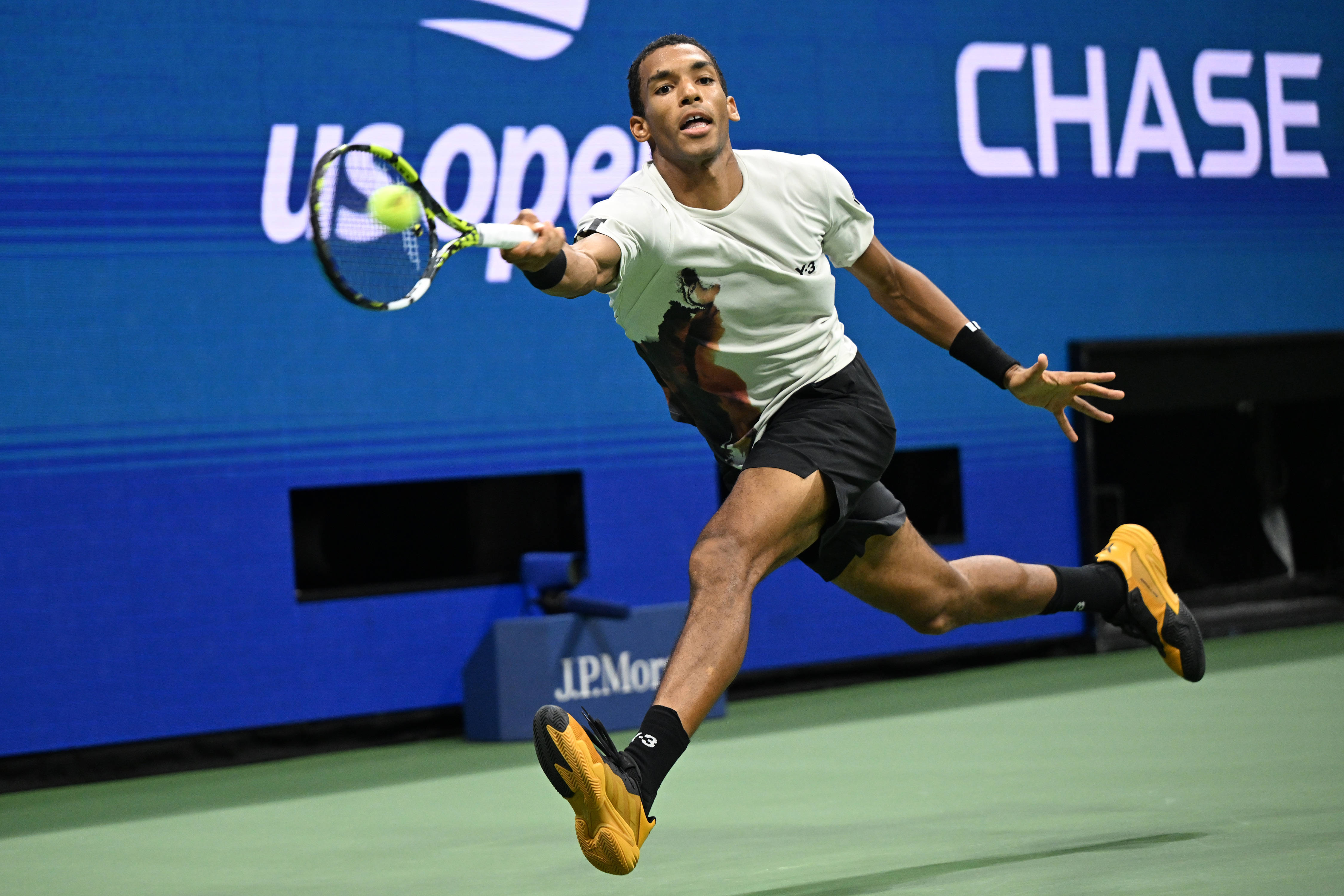 关于美网轻取澳网,辛纳带队取胜的信息 关于美网轻取澳网,辛纳带队取胜的信息