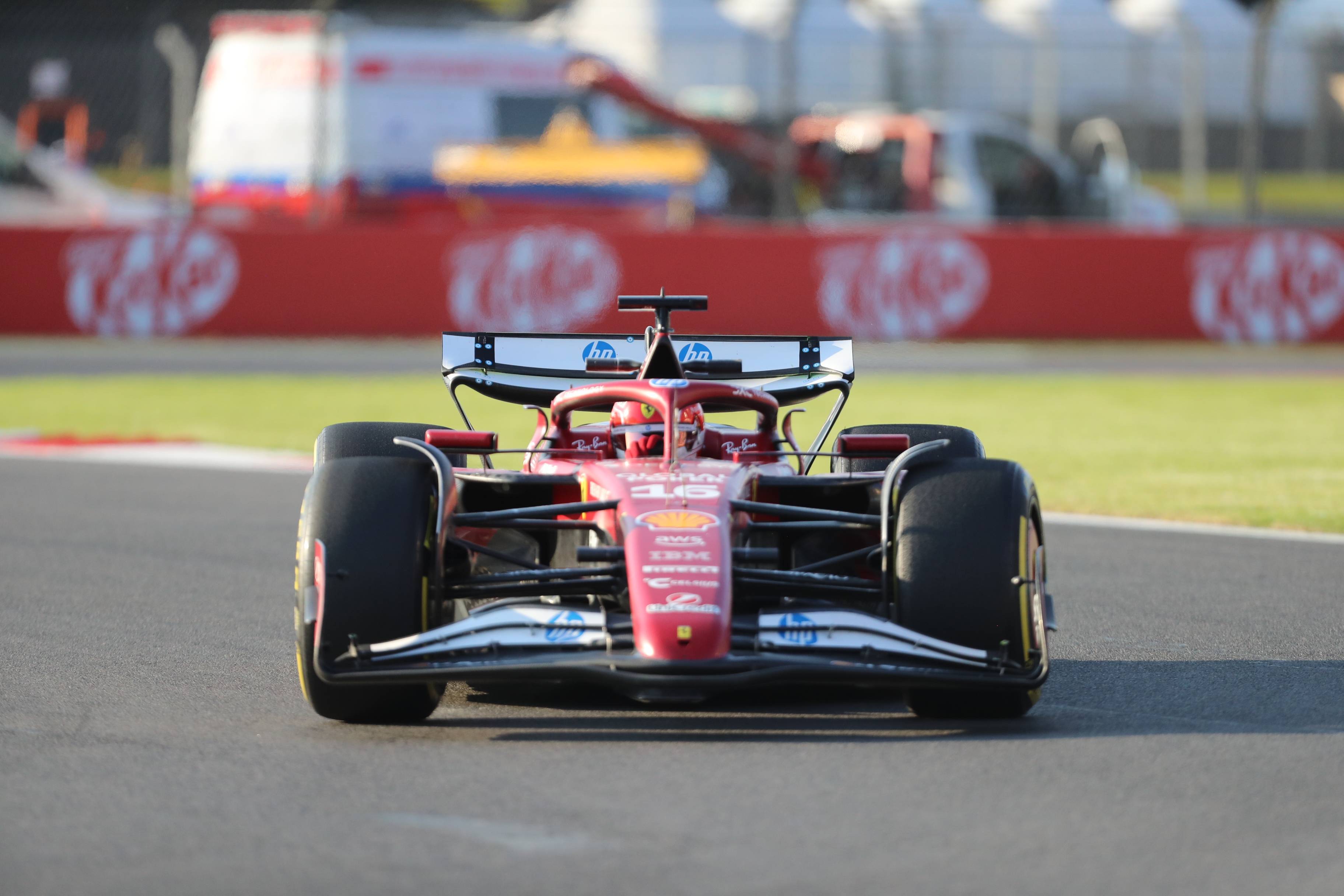 红牛车队绝杀阿斯顿马丁，勒克莱尔高光表现